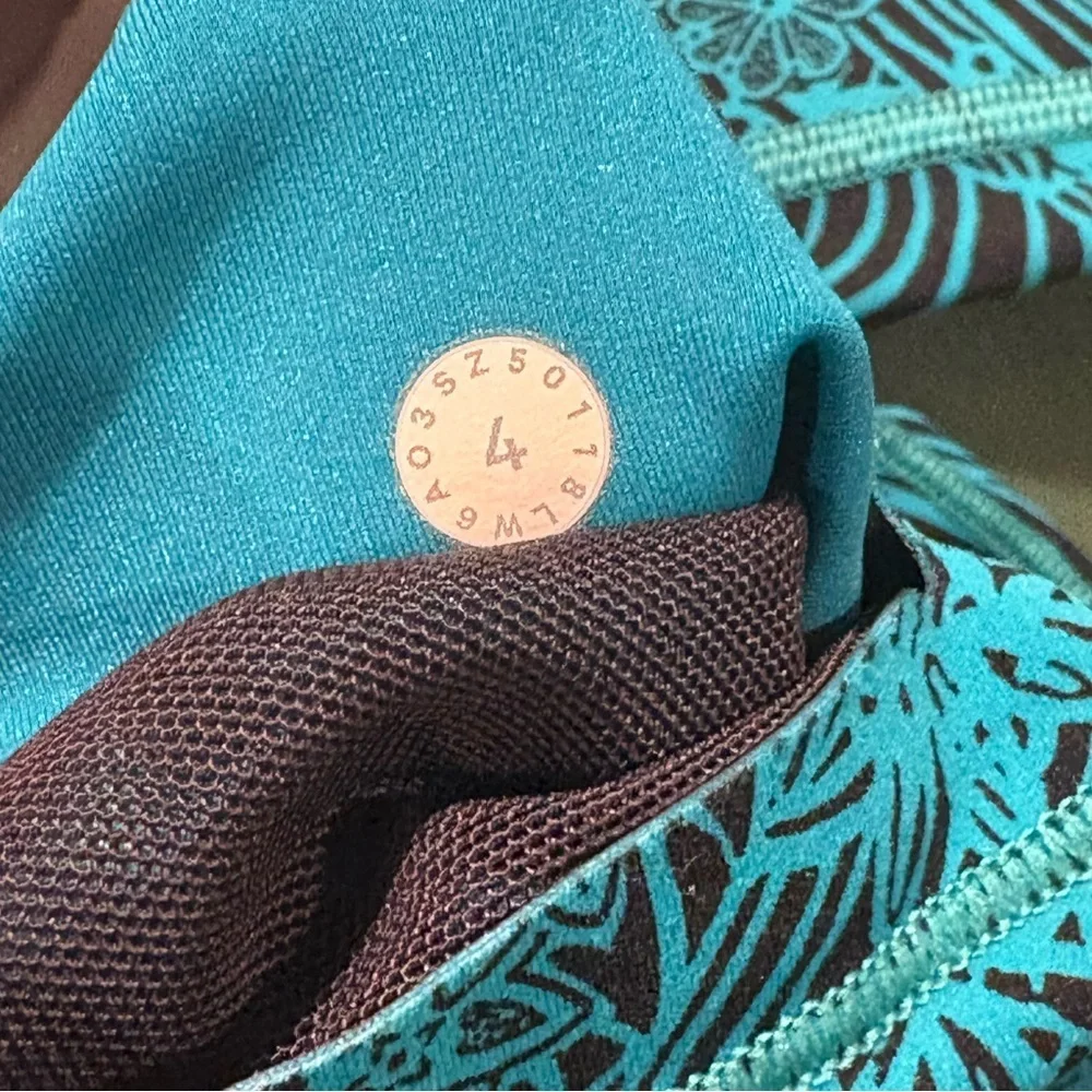 Lululemon In The Moment Crop Leggings Size 4
